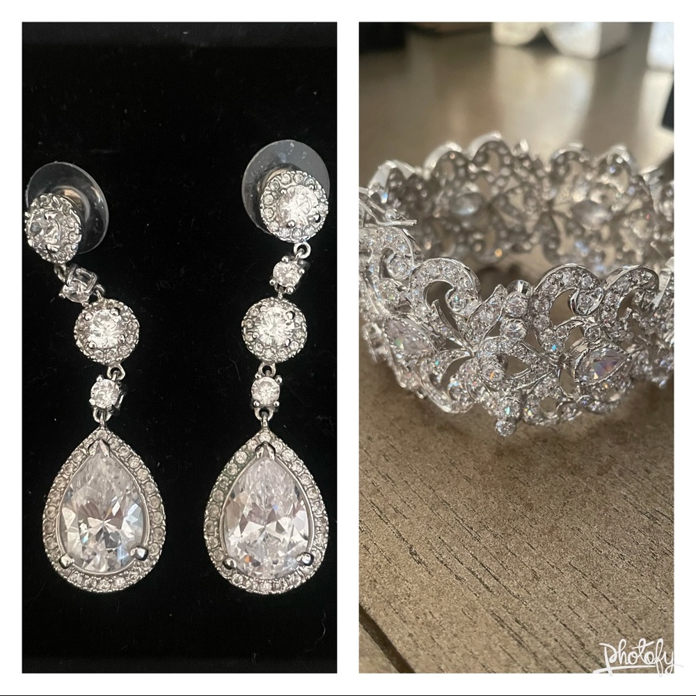 Tejani Jewelry Set (Earings and Bracelet)